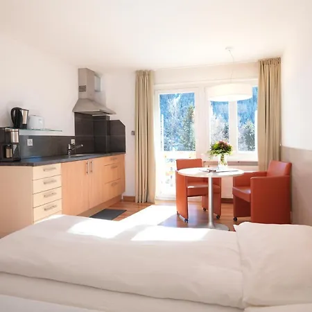 Serviced By Solaria アパートホテル ダヴォス・プラッツ