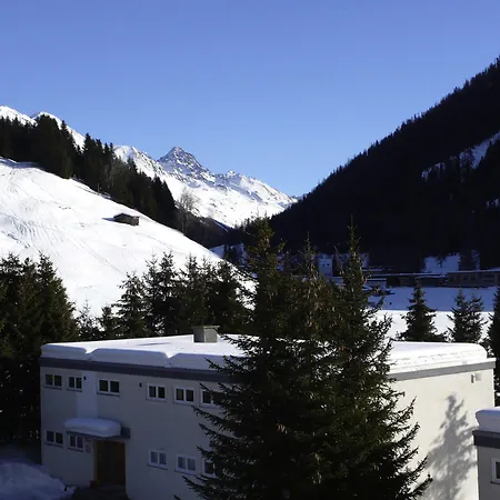 Serviced By Solaria 3*