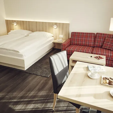 Serviced By Solaria דאבוס