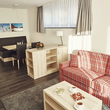 Serviced By Solaria 3*