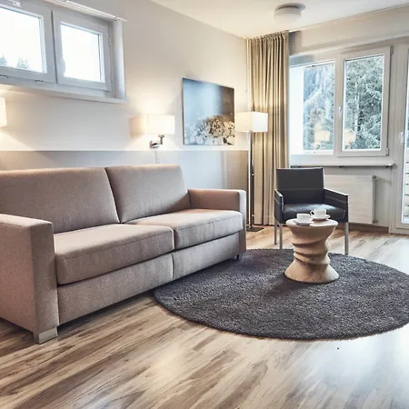 アパートホテル Serviced By Solaria 3*