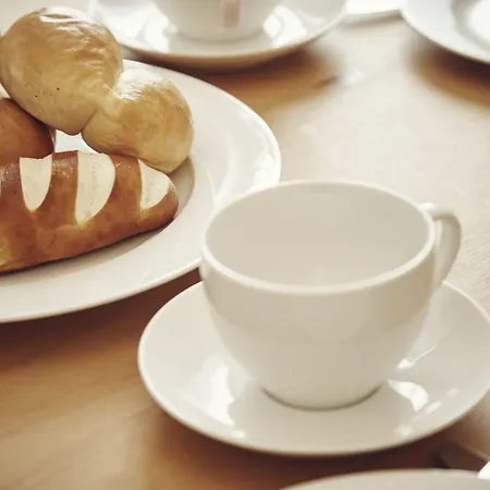 Serviced By Solaria 3*