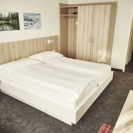 מלון דירות Serviced By Solaria 3*