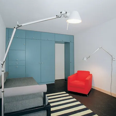 アパートホテル Serviced By Solaria 3*