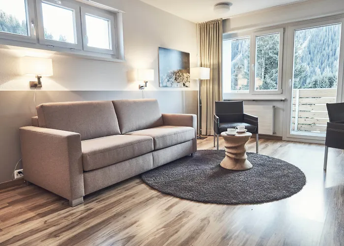 מלון דירות Serviced By Solaria 3*