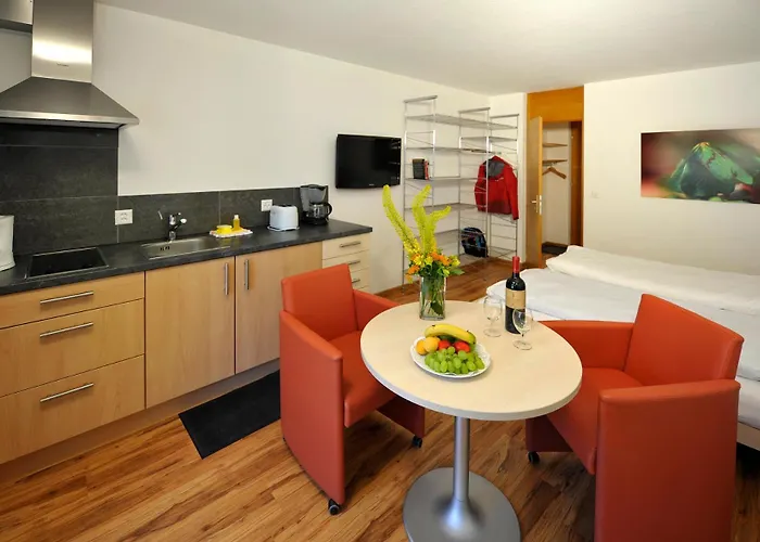 Serviced By Solaria 3*