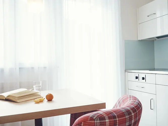 מלון דירות Serviced By Solaria 3*