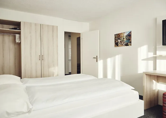 Serviced By Solaria 3*